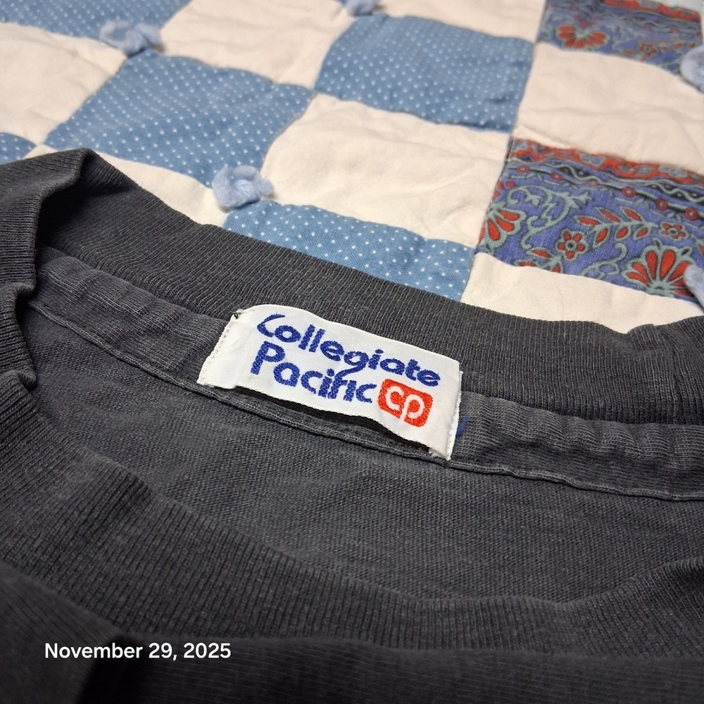 Vintage Colleglate Pacific Running Shoe T Shirt‎ RUN AWAY Single Stitch Size XL - Picture 4 of 8